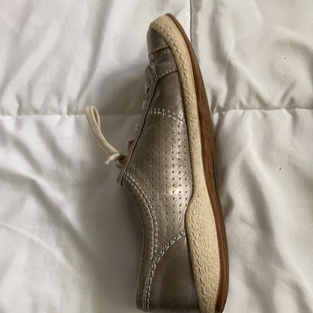 Shoes - Picture 2 of 2